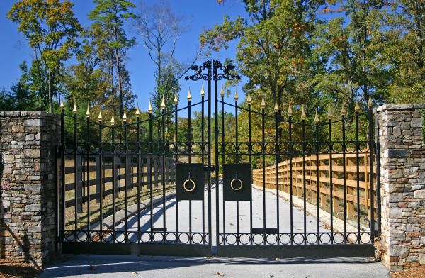 Warrenton Driveway Gate Service